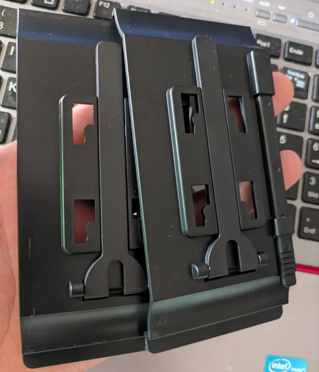 

navigation mount which securely holds the Device