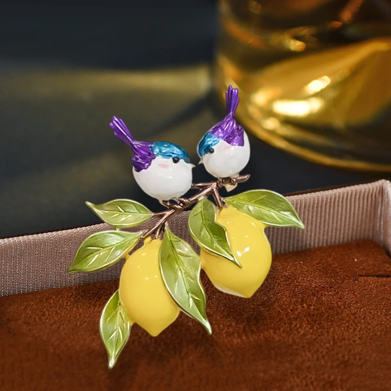 

Chinese Style Fashion Enamel Yellow Lemon Sparrow Brooch Pins Cute Animal Exquisite Pin Accessories High-end Women Clothes Decor