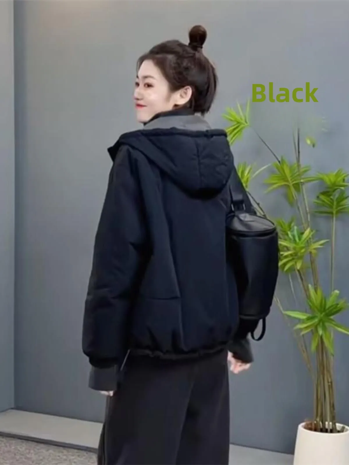 

Модная короткая хлопковая куртка свободного кроя в корейском стиле с капюшоном, на пуговицах и молнии, с карманами, тонкий хлопковый наполнитель