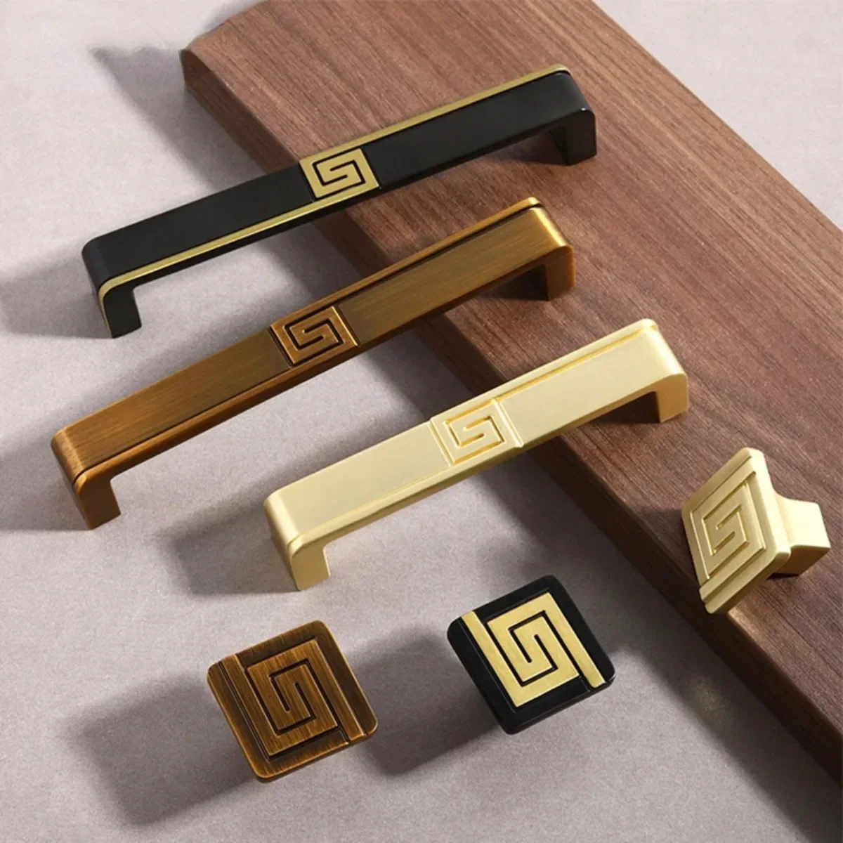 

New Chinese Style Zigzag Pattern Furniture Handles Golden Vintage Handles for Cabinets and Drawers Dresser Shoe Cabinet