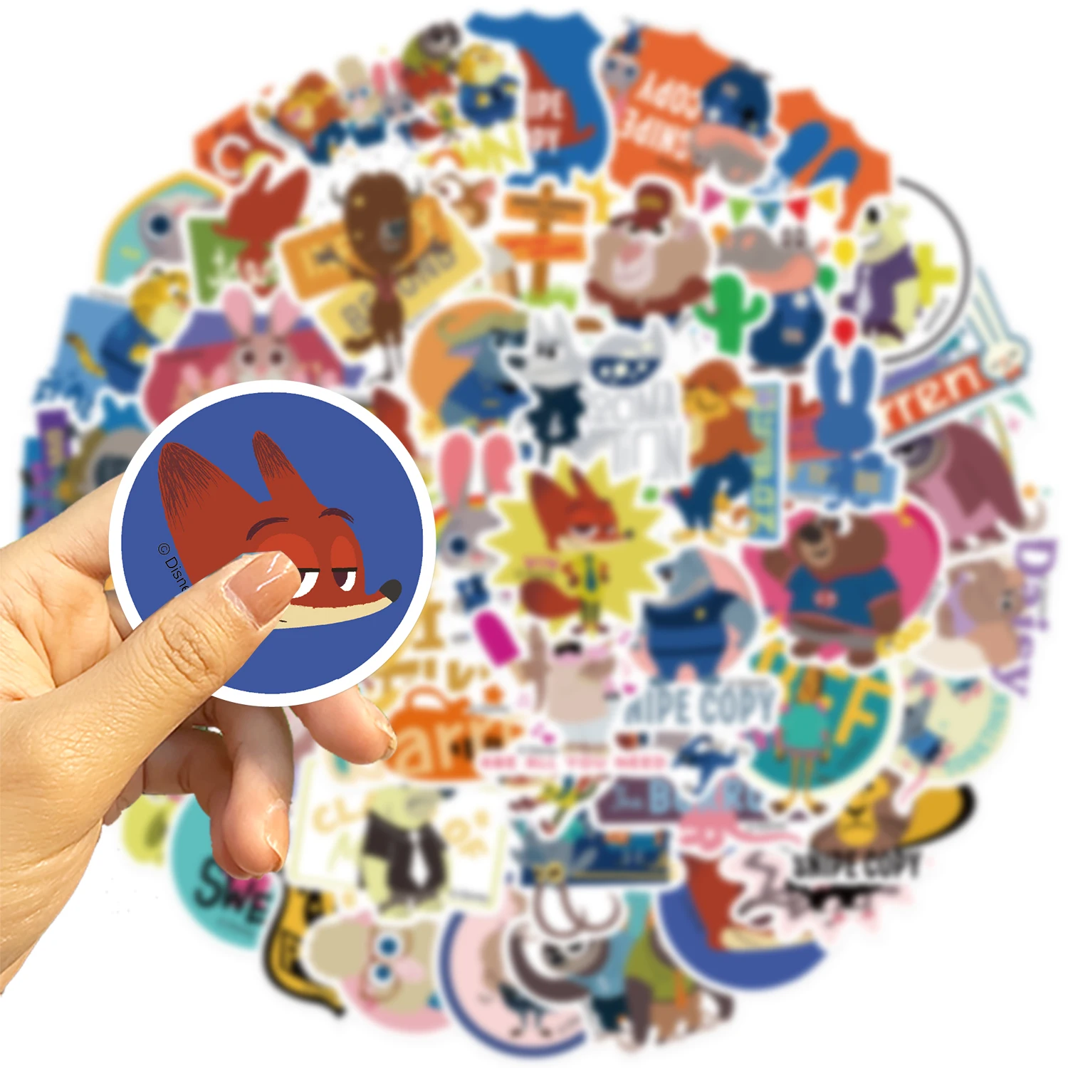 50 قطعة MINISO ديزني Zootopia أنيمي ملصقات لطيف الكرتون الحيوان الشارات DIY بها بنفسك حقيبة الكمبيوتر المحمول دفتر مضحك ملصق للأطفال اللعب