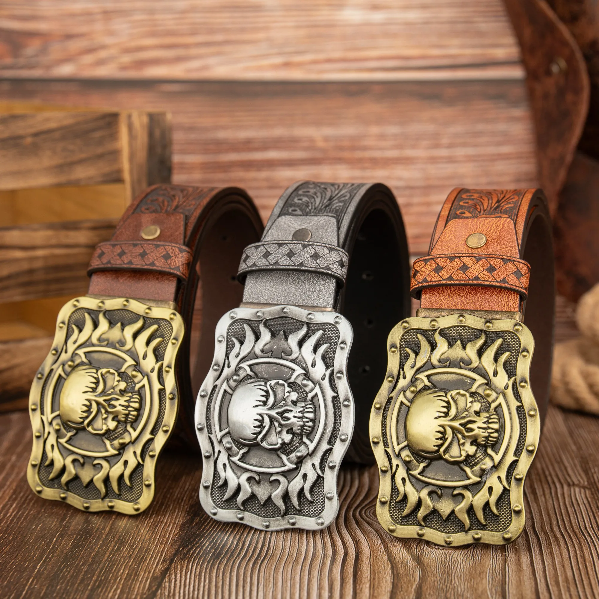 Irregular-shaped flame skull buckle, retro and versatile, aged skull PU embossed belt