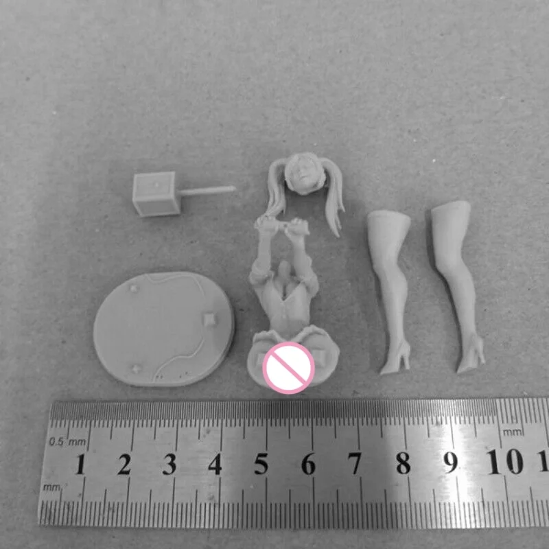 Blast Girl Version 1 Resin Figure 1/24 Scale 75mm  Assembly Model Kit Unassembled and Unpainted Diorama Toys