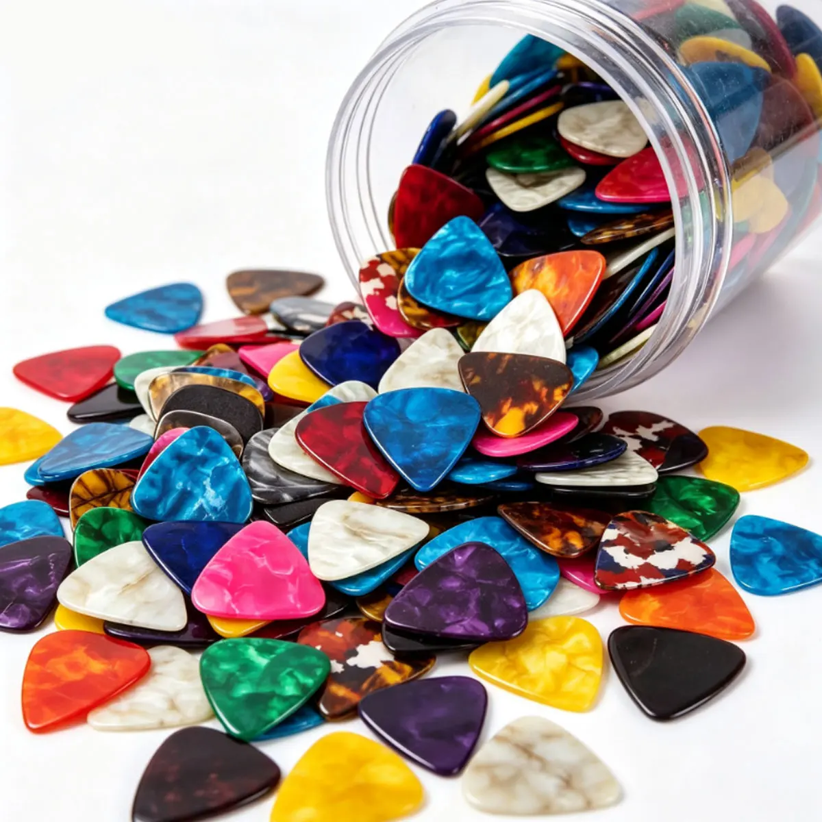84 Pièces 0,46 mm Médiators de Guitare en Celluloïd Couleurs Assorties pour Mandoline, Basse, Guitare Acoustique et Électrique ZSY