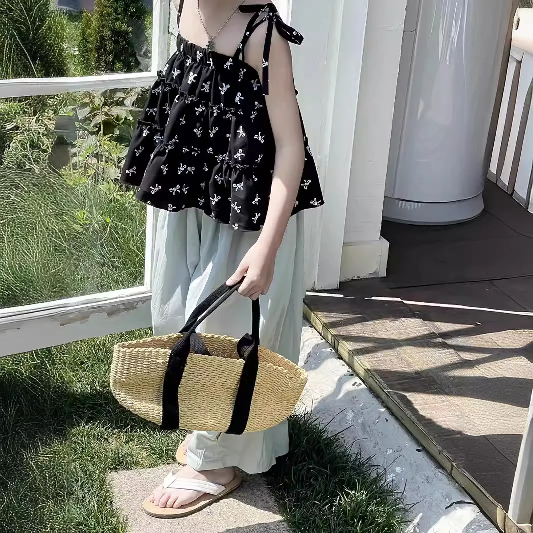 

Girls Top 2024 Summer New Childrens Wear Black Floral Halter Childrens Sweet Korean Bow Chiffon Top Casual Simple and Versatile