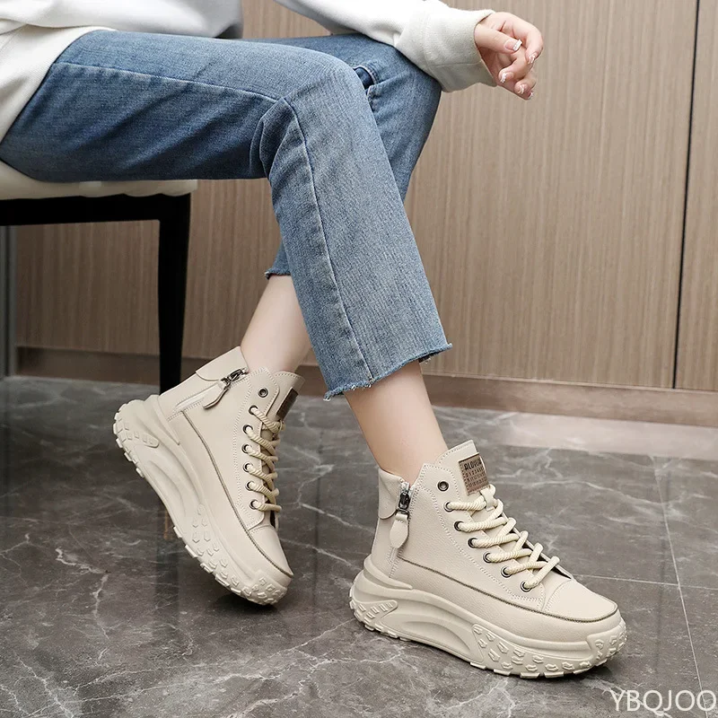 Modische, vielseitige High-Top-Schuhe für Damen im Herbst, neue runde Zehenschuhe mit dicken Sohlen, höhenvergrößernde, lässige, bequeme Wohnungen