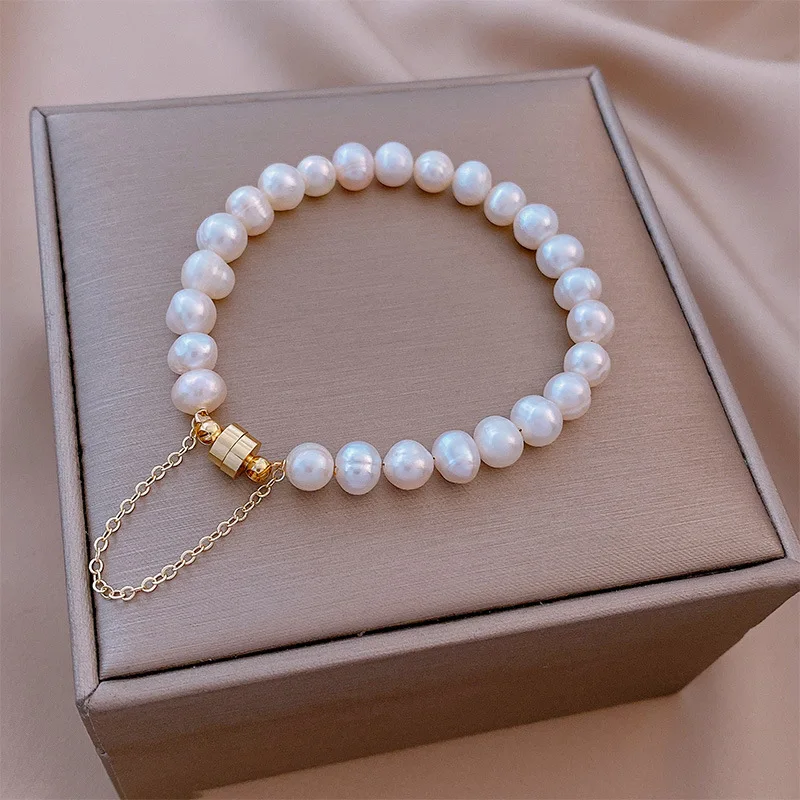 

New Arrival Shaped Freshwater Pearl Magnet Buckle Bracelet Boudoir Girl Ins Simple Cold Wind Beads Beaded Hand Jewelry