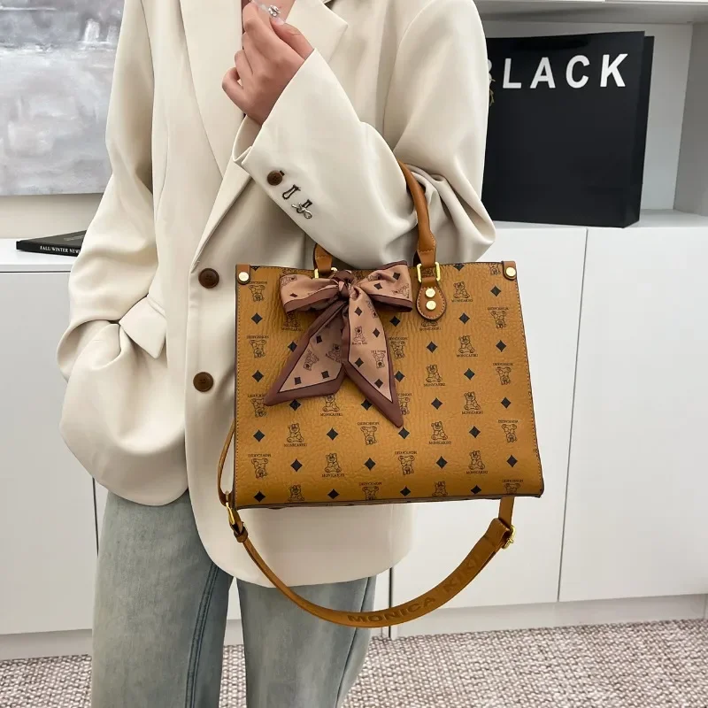 

Elegant Leather Shoulder Bag For Women Classic Crossbody Bag Messenger Bag By Famous Designer Luxury