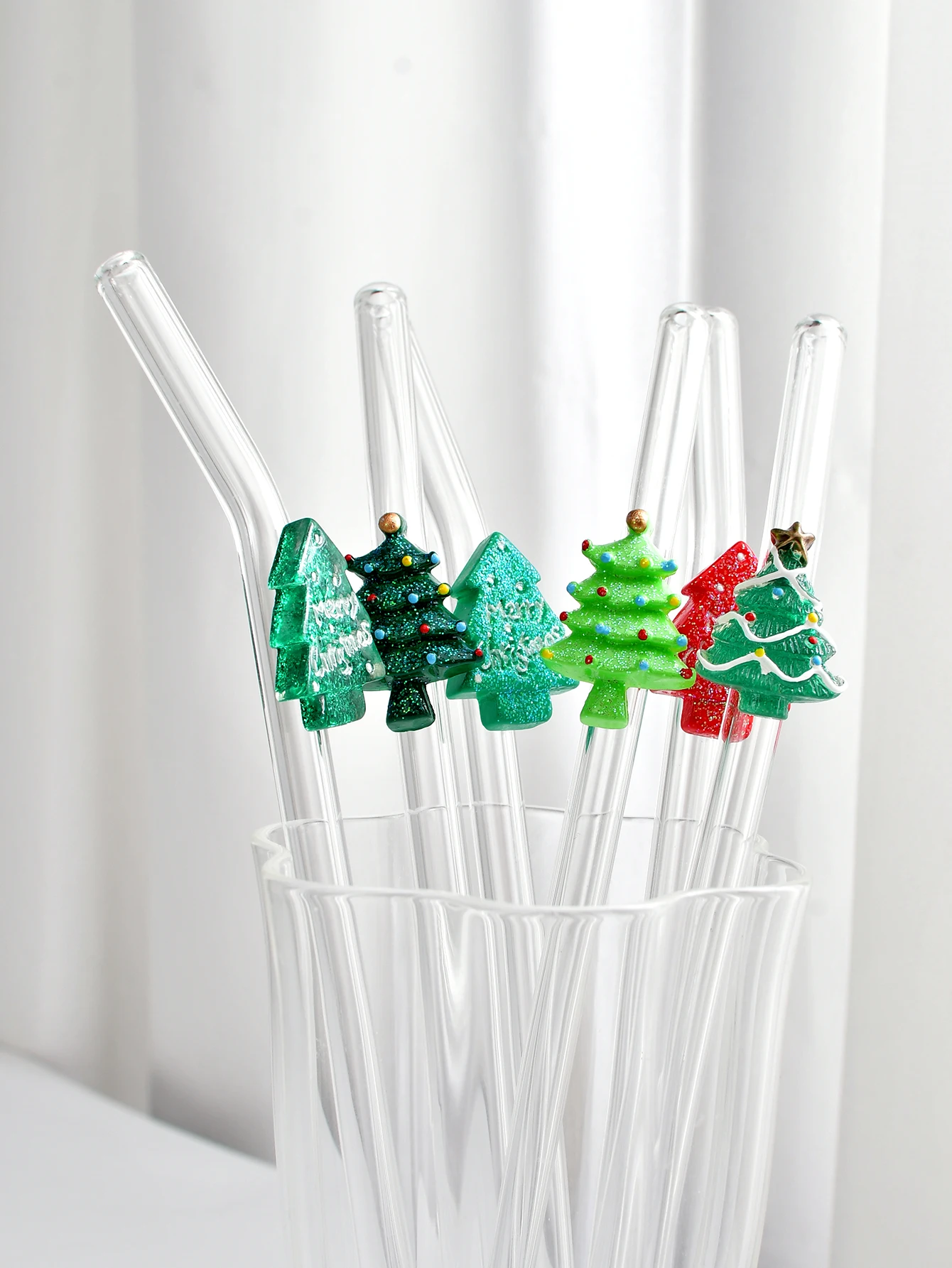 1/6PCS Christmas Tree Glass Straws ,for boba tea & cocktails. Trendy holiday drinkware for parties. Perfect gift for adults.