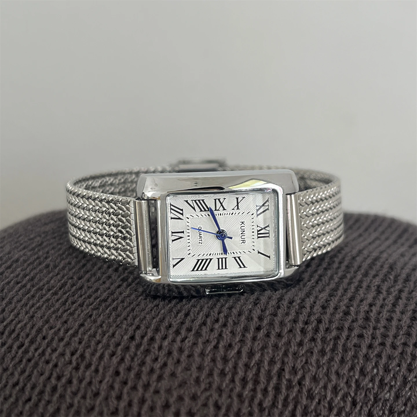 

Medieval Korean fashion rectangular watch female Roman pointer type hollow wheat ear belt quartz watch