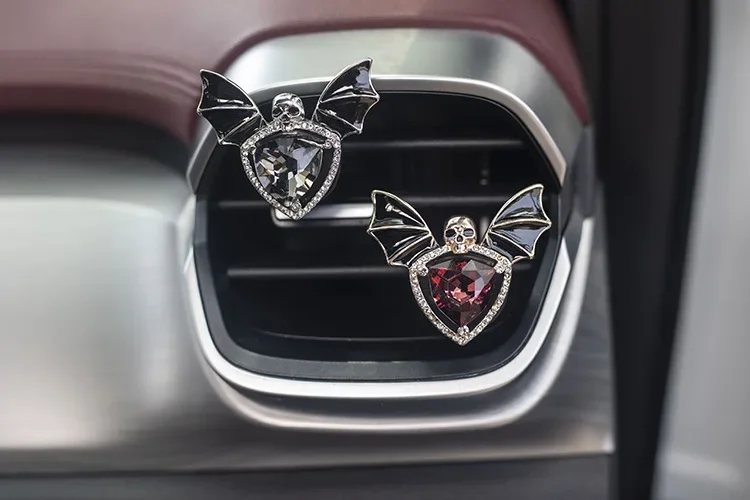 1pc Car Vent Clip Bat Skull Shape Rhinestone Decor Car Air Vent Clip Aromatherapy Perfume Accessory Car Interior Accessories