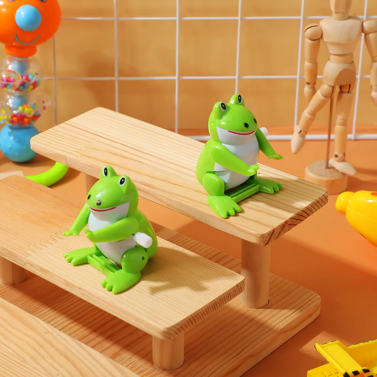 2-個子供のおもちゃカエル動物フィギュア時計仕掛け-abs-フィギュア動くスプリングフィギュア