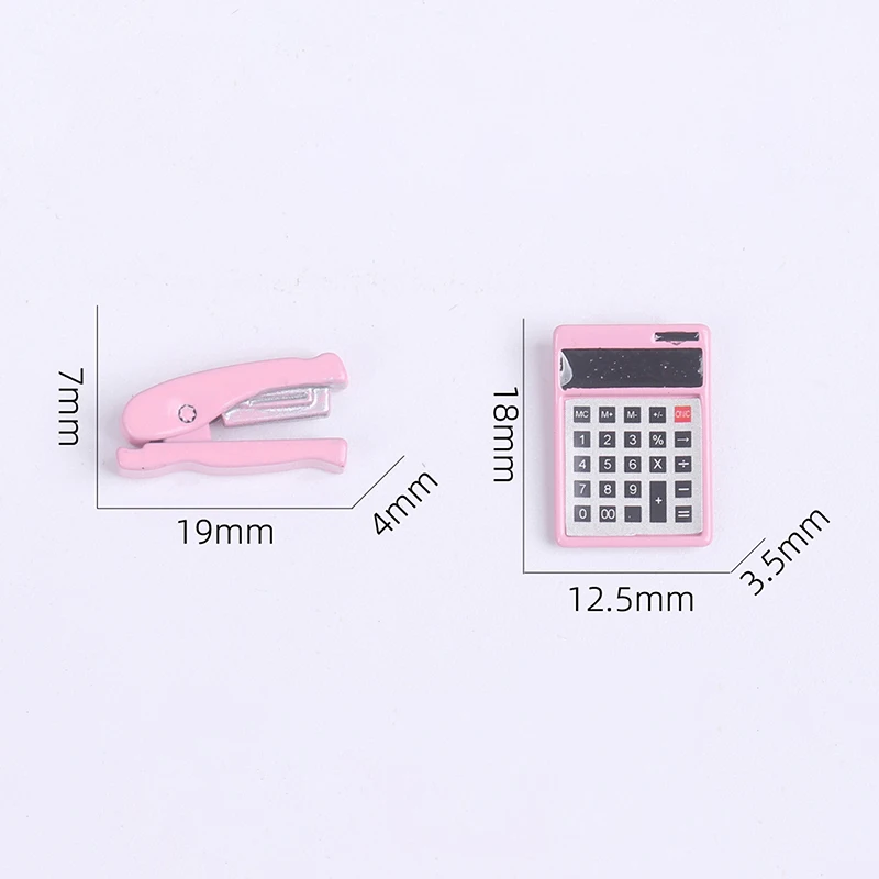 

1Pc Dollhouse Miniature Stapler/Calculator Simulation Mini Stationery Pocket Micro Doll House Classroom Scene Learning Toy Decor