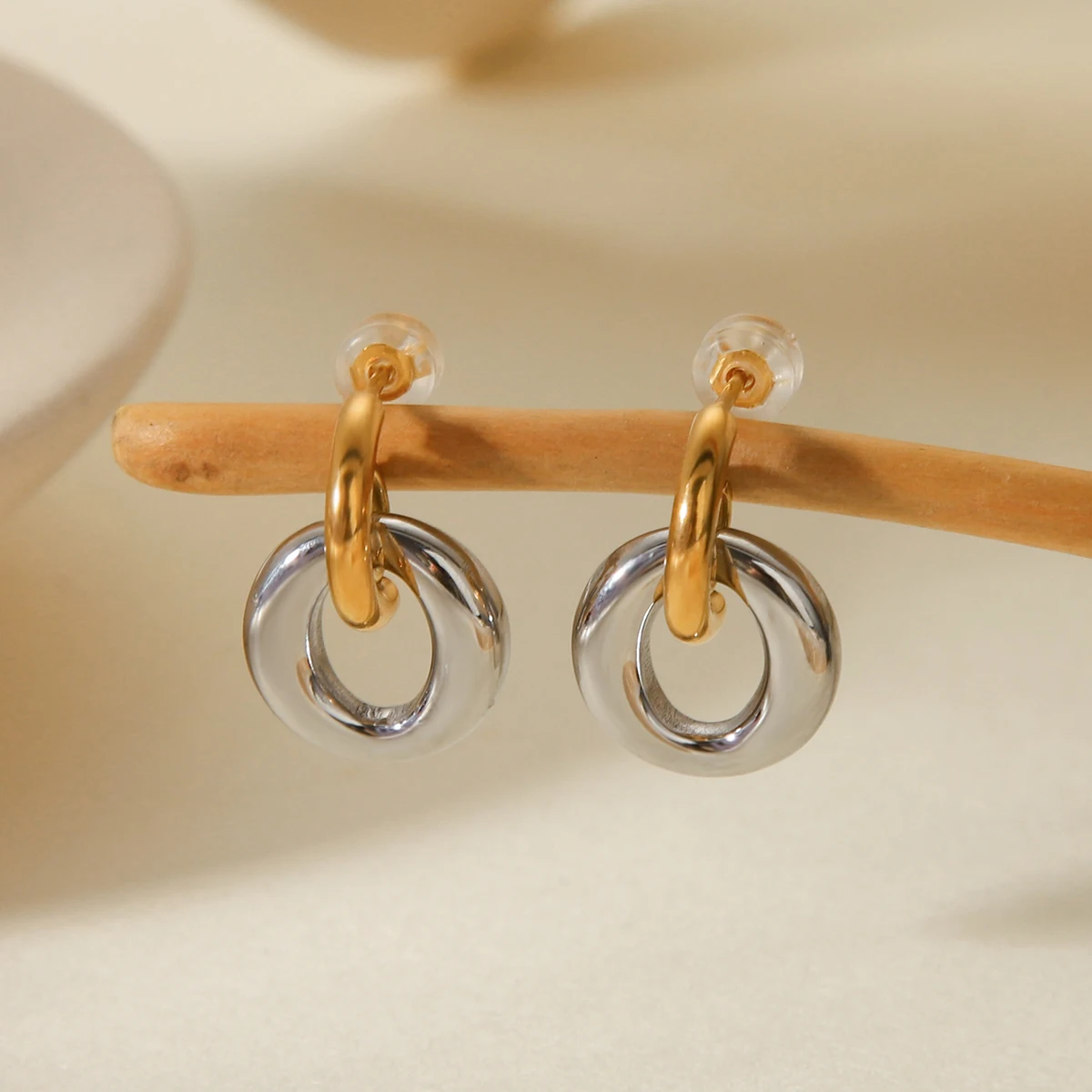 

Huang Chao New Fashion Two Tone Round Women Stainless Steel Earrings Smooth Hollow Irregular Earrings Charm Jewelry Gifts