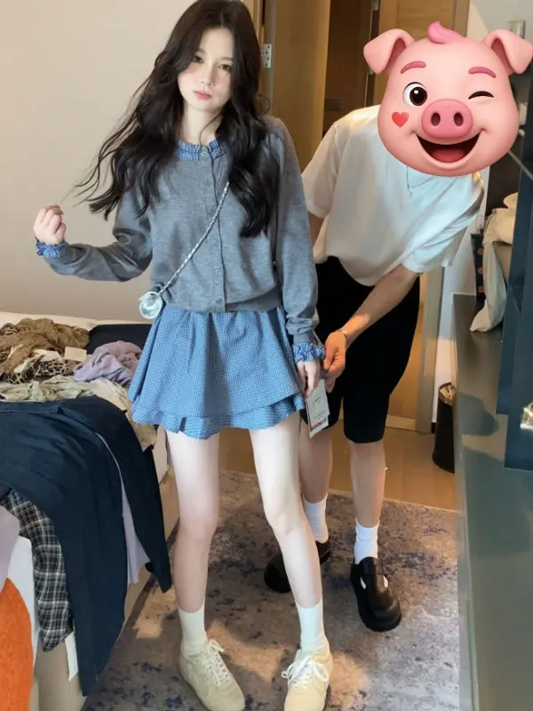 

Korean Style Knitted Sweater And Skirt Two-Piece Set Short Skirt Comfortable Fit round Neck Button Closure Autumn Fashion