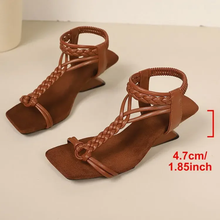 Brand Design Vintage Braune T-Riemen-Sandalen mit eckiger Zehenpartie für Damen – Sommer 2026 Bequeme Urlaubssandalen mit ausgefallenen Absätzen – Detail 20