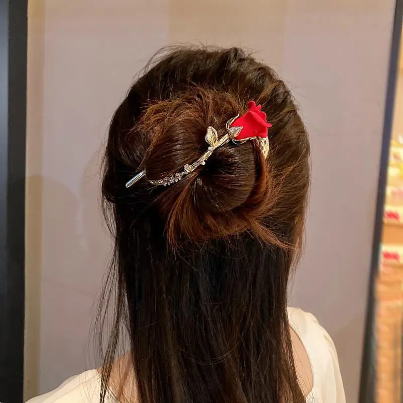 New Korean Red Rose Flower Twisting Hairpin Zircon Metal Pan Head Straight Hair Buckle Elegant Women\'s Fashion Hair Jewelry