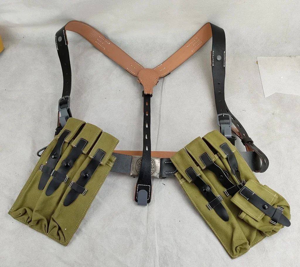 Klassiker TOMBJ Militär DEUTSCHE ARMEE WH SOLDAT Kampf LEDER SERVICE AUSRÜSTUNG GÜRTEL Y-STRAPS MP38 MP40 AMMO POUCH 1:1 SET