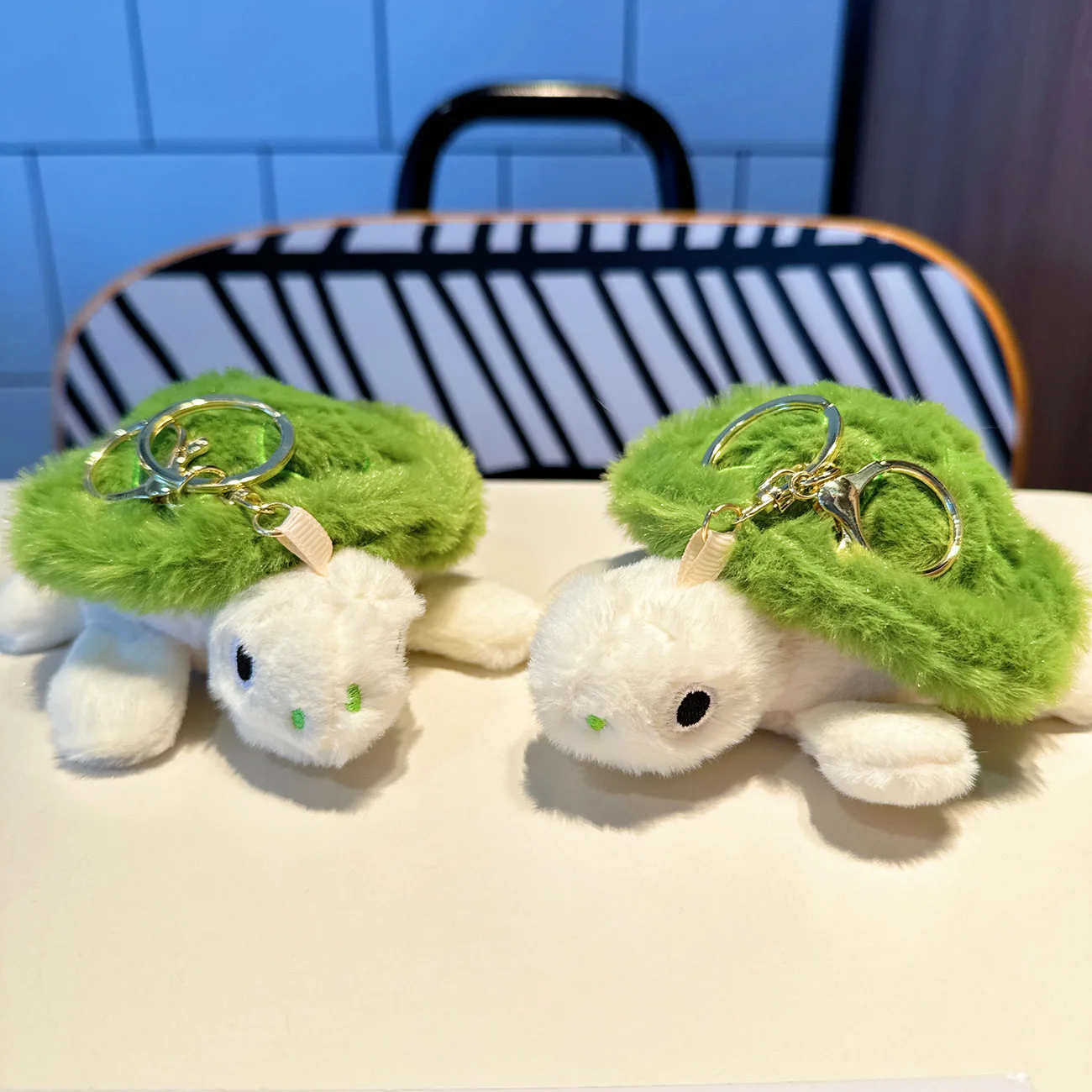 Novo bonito bonito pelúcia tartaruga boneca chaveiro tartaruga estudante saco pingente boutique loja boneca grabber