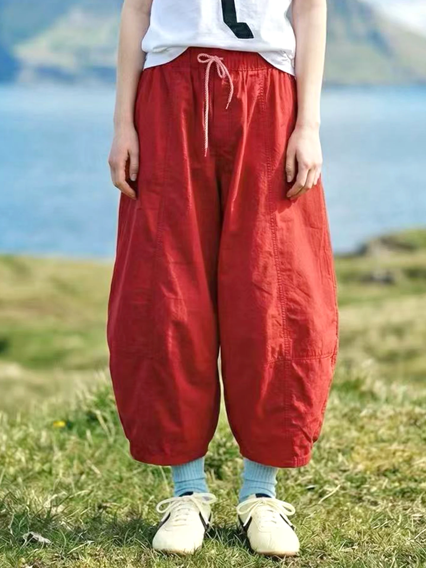 Calças retrô artísticas estilo lanterna imakokoni2026, primavera, algodão puro, soltas, vermelhas, cintura alta, com cordão, casuais para mulheres.