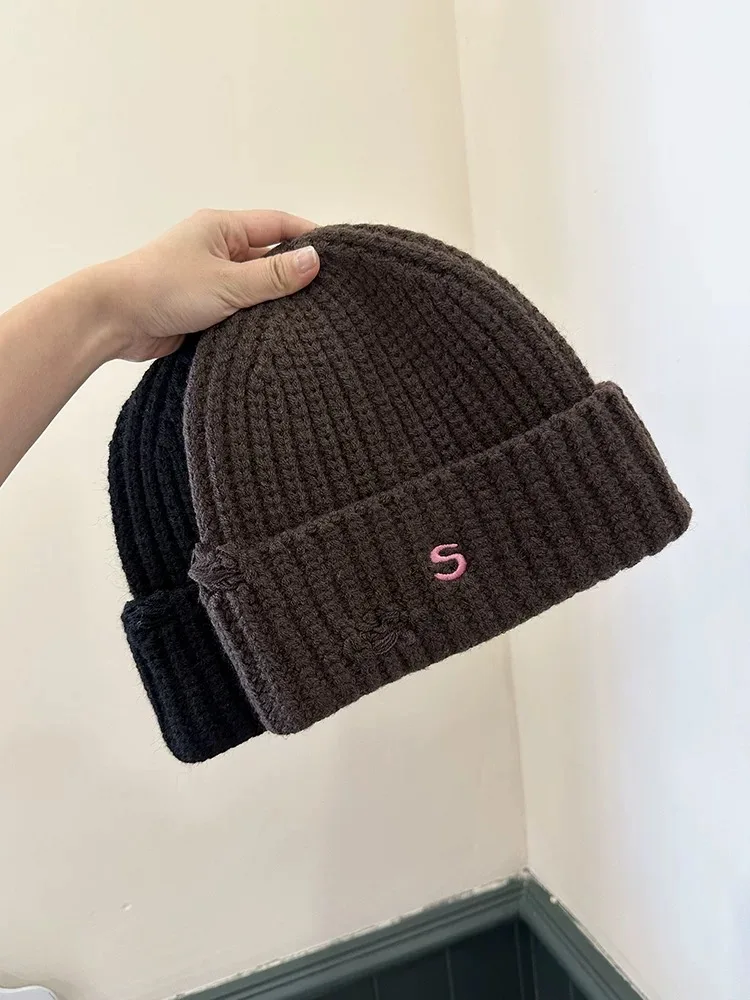 Unisex Winter Beanie for Women S Letter Embroid Knitted Caps Hood Fashionable Girl Hat Casual Hiphop Bob Outside Skulls Hats Men
