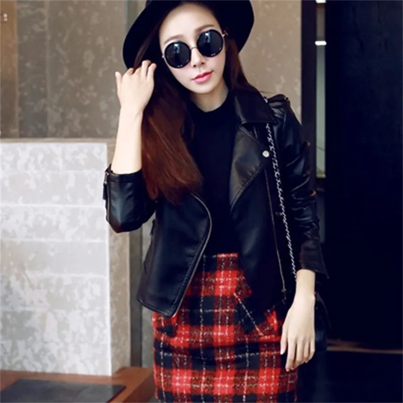 ファイオナブルなバイク用レザージャケット、韓国風スリムフィットジッパーカラーコート、春秋のトレンド