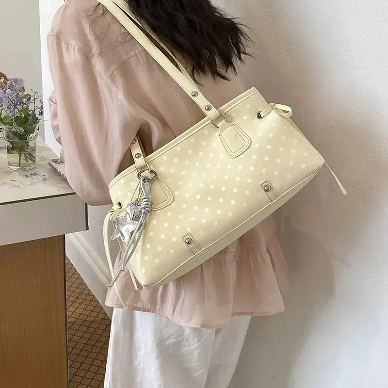 

Multifunctional Handbag 2026 New Polka Dot Pillow Shaped Commuter Bag Single Shoulder Bag Fashionable Korean Style PU Material