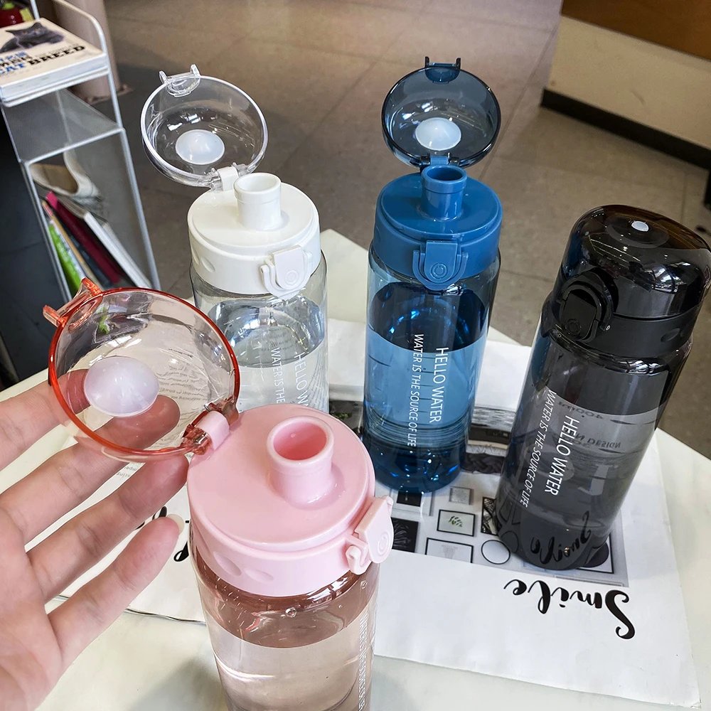 780ml Water Bottle Sport Outdoor Portable Shaker With Lanyard Girls Cute Water Cup With Pressed Open Cover Leak-proof Drinkware