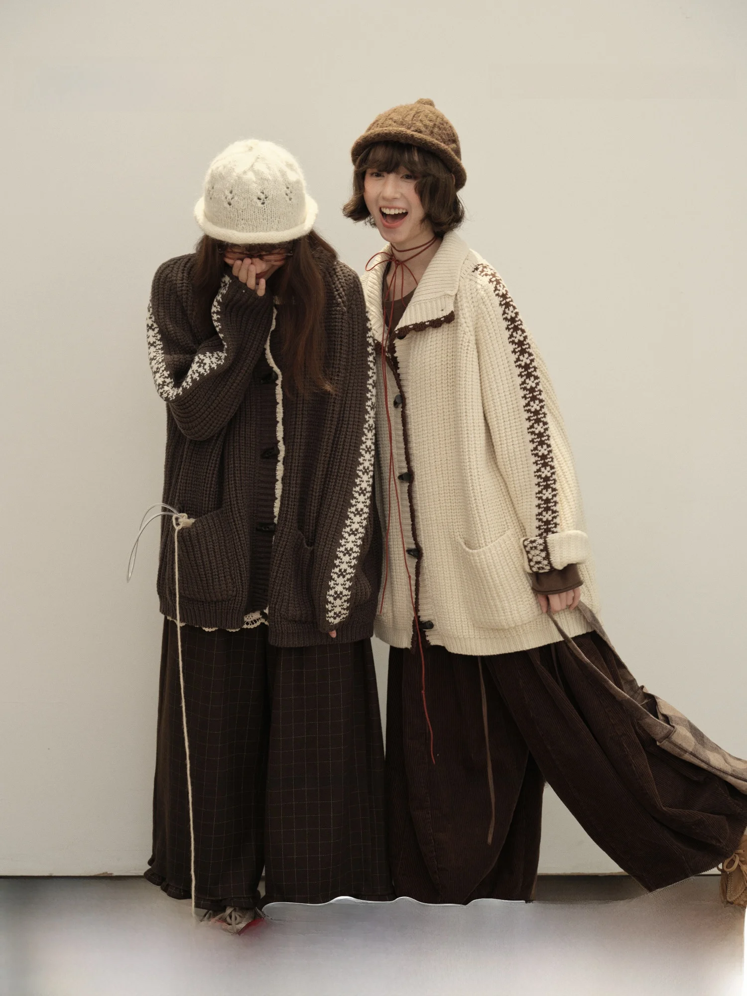 

Retro Artistic Knitted Open Cardigan Women's Loose Fit Sweater Coat with Horn Buttons Autumn Winter Design Casual Comfortable