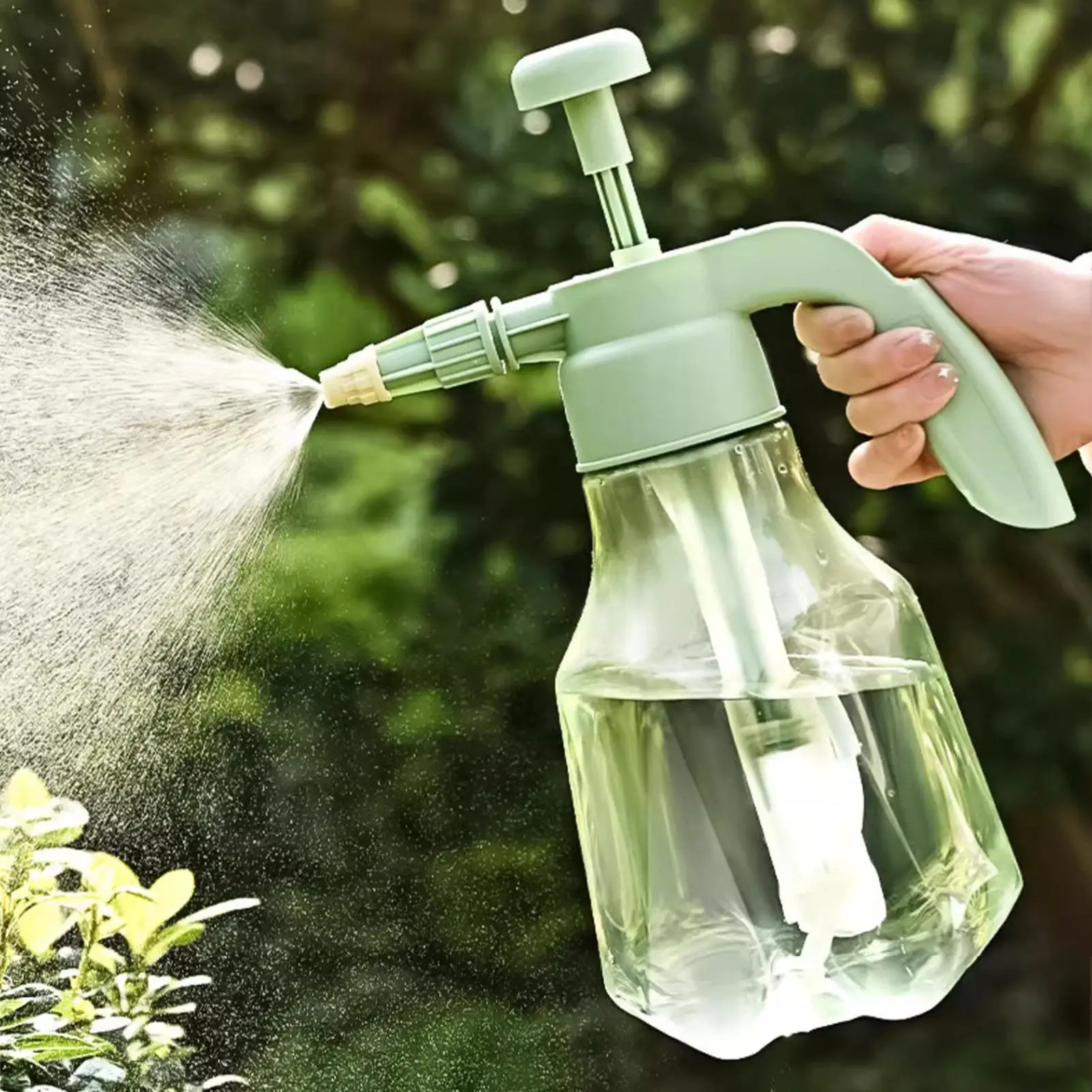 1.5L pump-operated spray bottle household watering can Handheld Pump Sprayer Leak-Proof Adjustable Nozzle Misting Can sprayer