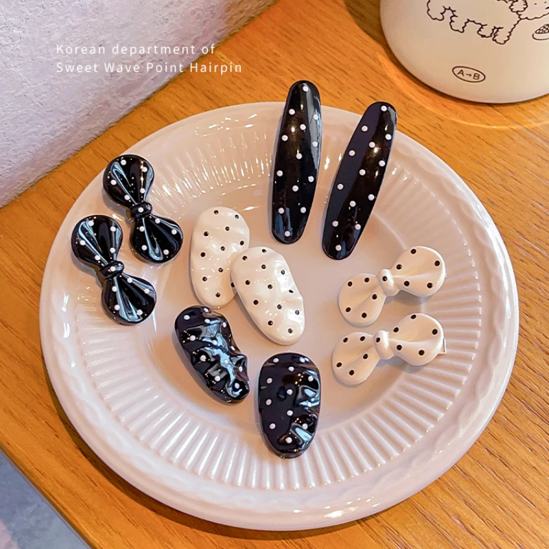 

2 Pcs/Set New Children Cute Classic Black White Dots Hair Clips Girls Fashion Geometric Barrettes Hairpins Kids Hair Accessories