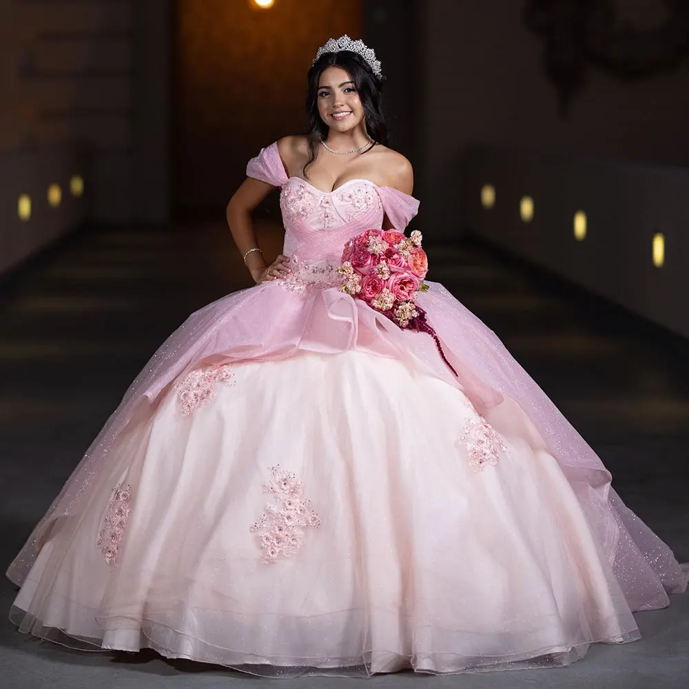 Vestido de fiesta de princesa rosa, traje de quinceañera elegante con hombros descubiertos, escote Corazón, lazo dulce, 15 ° cumpleaños