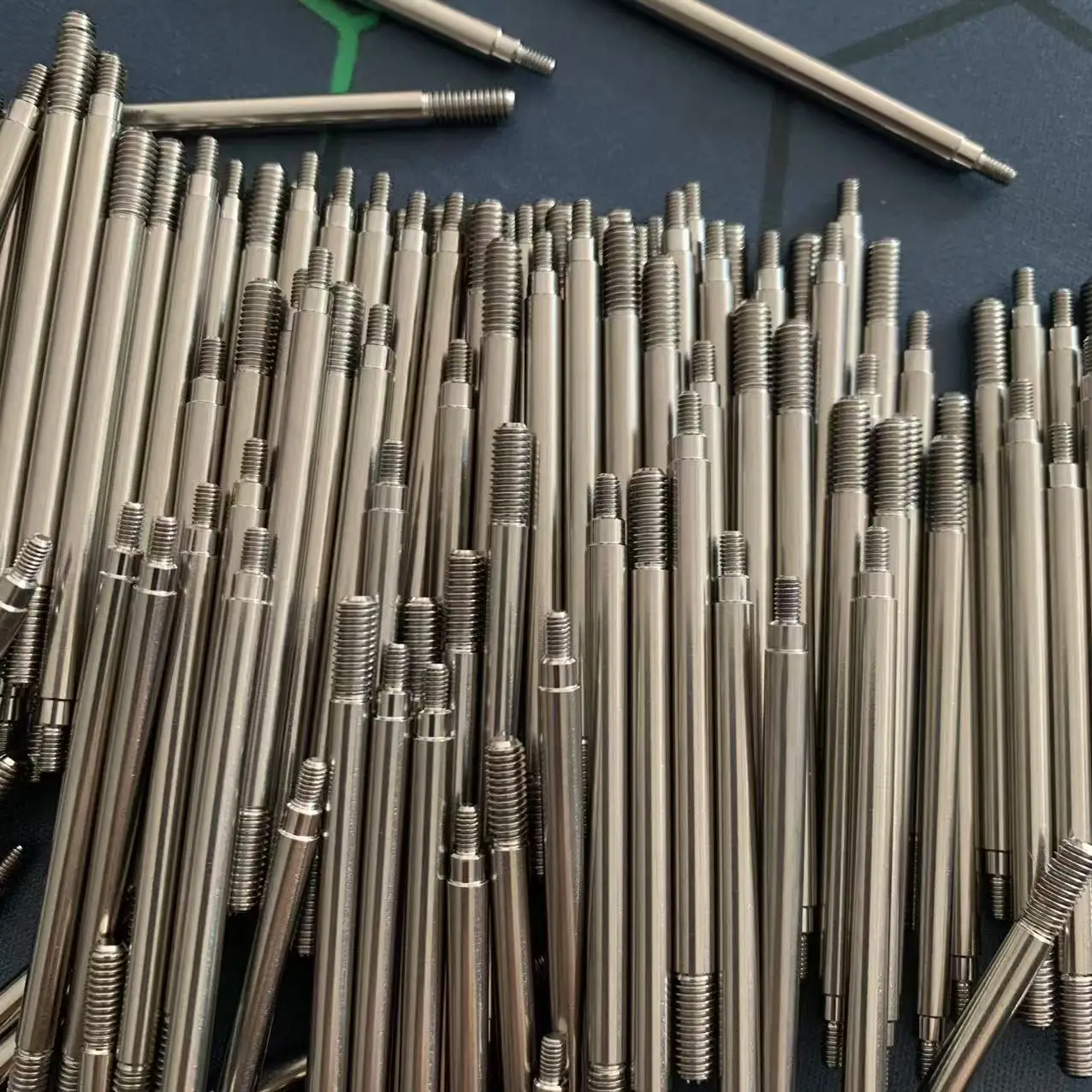 وصلة ربط المقطورة من التيتانيوم Diameter4mm ساق مستديرة 3.4x2.6 خيط M2.5x4.3 M4x10 الطول الإجمالي 57.5 59.5 64.5 70 73.5 Gr5