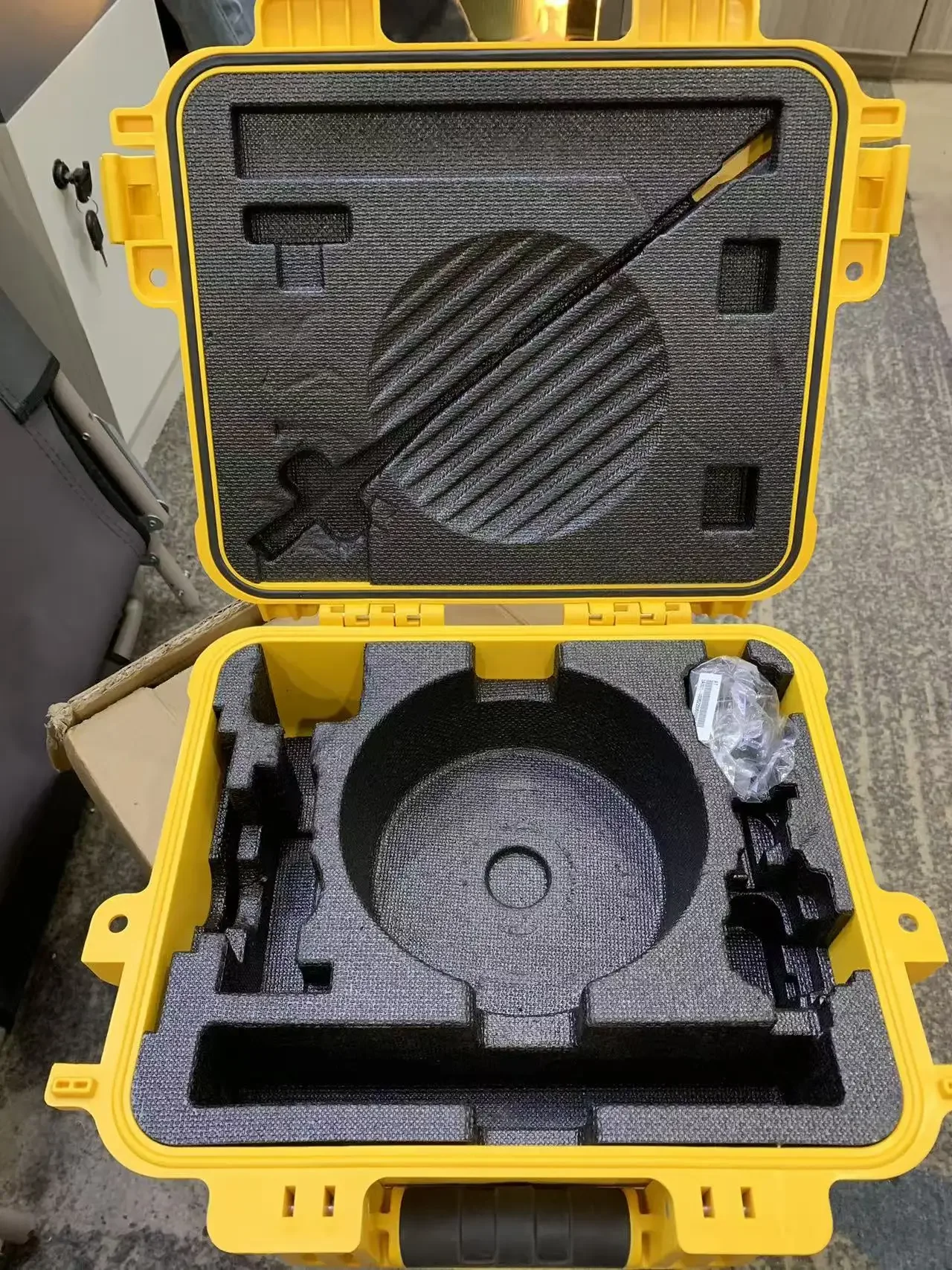 Second-hand carry-on suitcase for X6 /i73, i73+ models