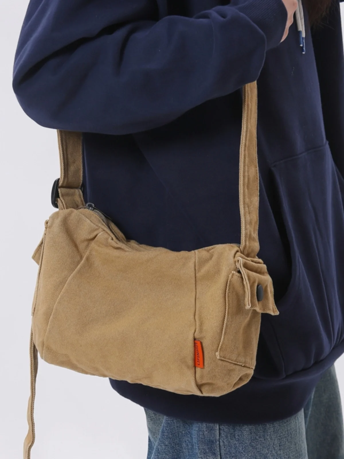 Retro Canvas Shoulder Bag Zipper Closure Crossbody Backpack for Youth Casual Leisure Breathable Book Bag Commuter Bag