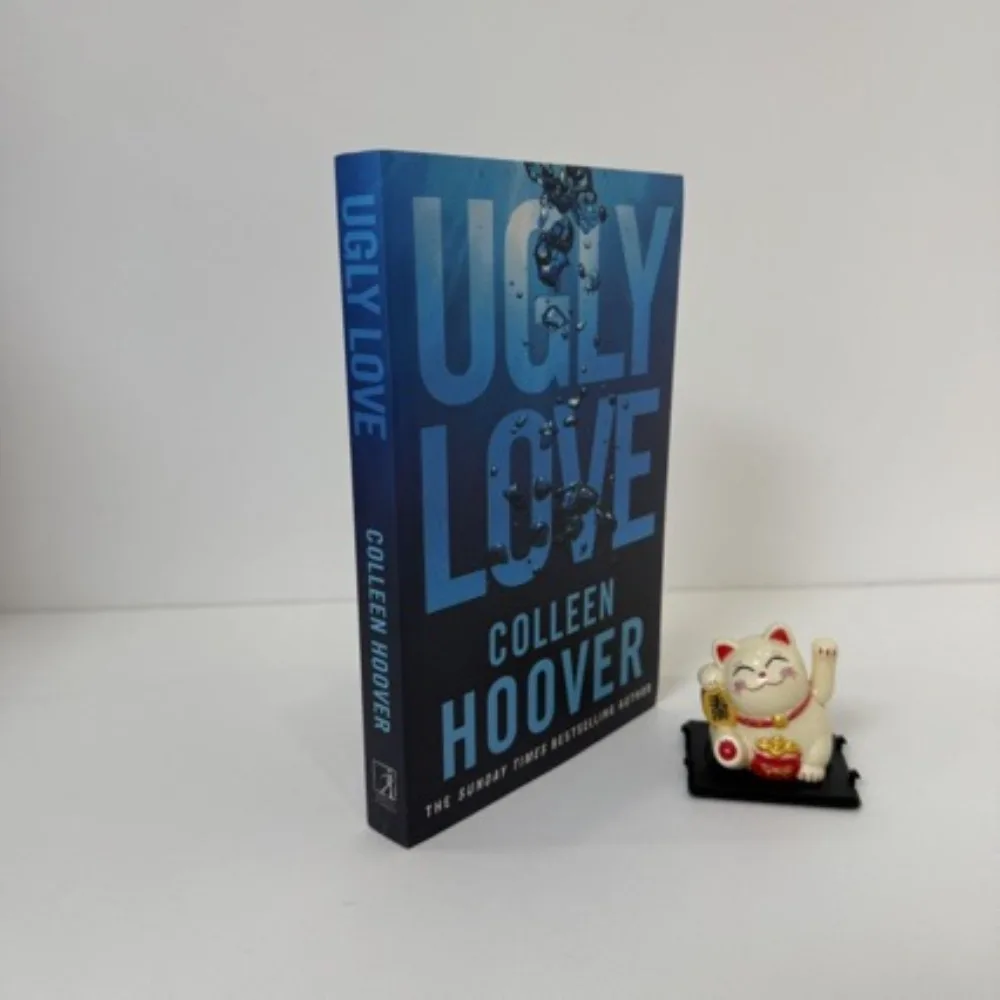Ugly Love by Colleen Hoover Novela romántica emocional Amor, trauma y curación Historia de doble timeline Ficción contemporánea más vendida