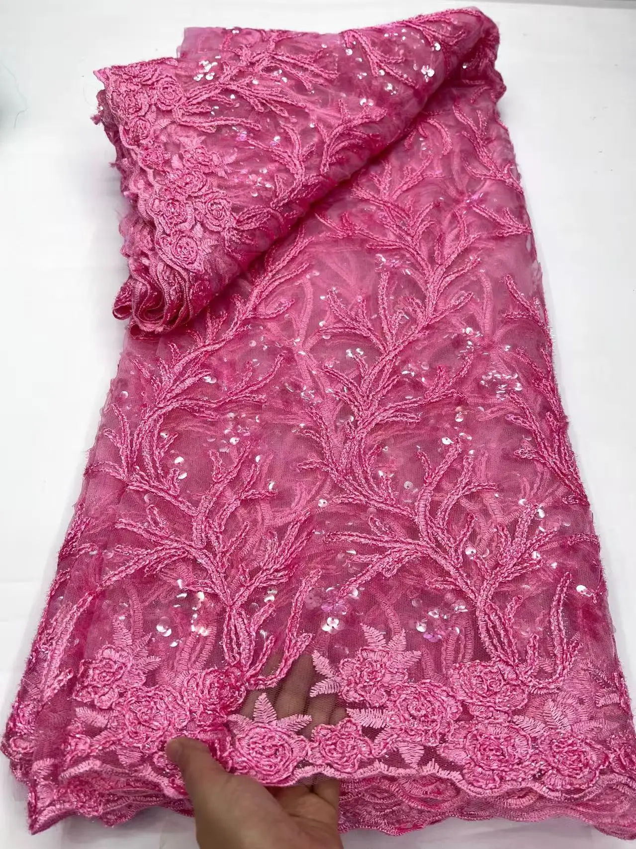 Tessuto di pizzo francese di lusso in tulle con paillettes Tessuto di velluto nigeriano di alta qualità Tessuto da sposa africano per lo sposo Ultimo 2025