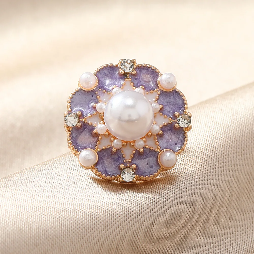 Vintage Women Men Elegant Enamel Pearl Cross Brooches Lapel Pins Unisex Classic Fashion Palace Style Exqusite Badges Accessories