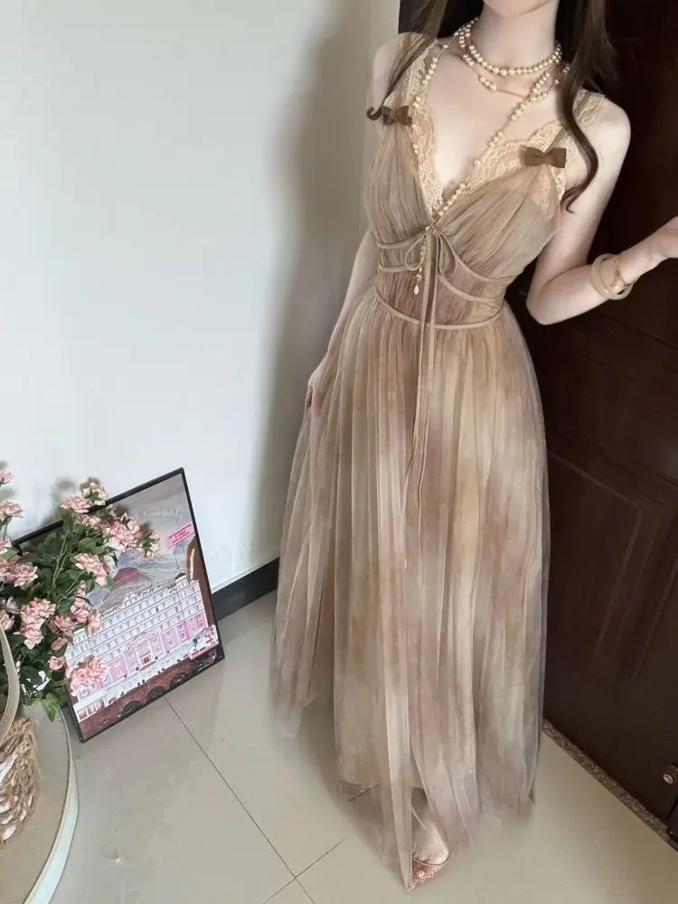 Sommerliches Patchwork-Kleid für Damen in gedämpften Farben mit V-Ausschnitt, Retro-Ärmellosem Design, Schlankmachendem Schnitt, Urlaubs- und Strandstil, Koreanische Trendmode