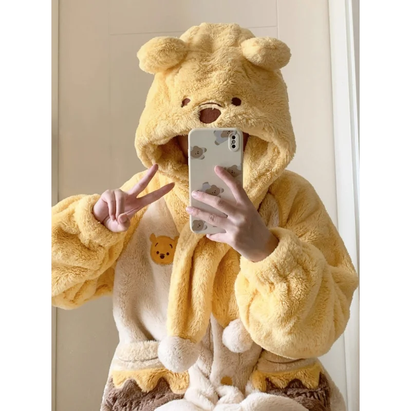 Disney Winnie the Pooh New Cute Autumn and Winter Girls Comfortable, Soft and Fashionable Cartoon Warm Coral Fleece Nightgown