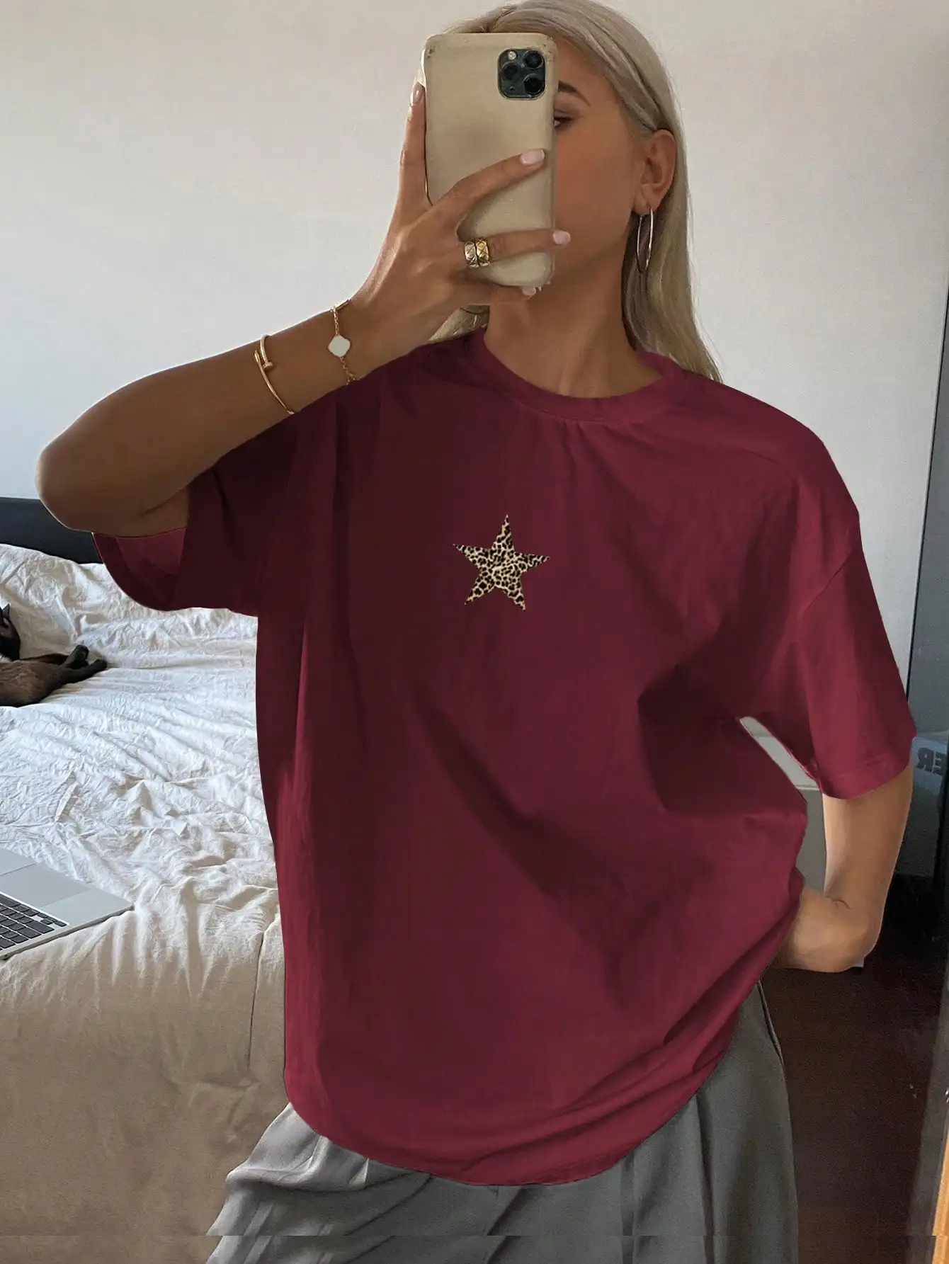 

Women's Loose Fit Burgundy T-Shirt with Leopard Star Print, Round Neck Short Sleeve Summer Top