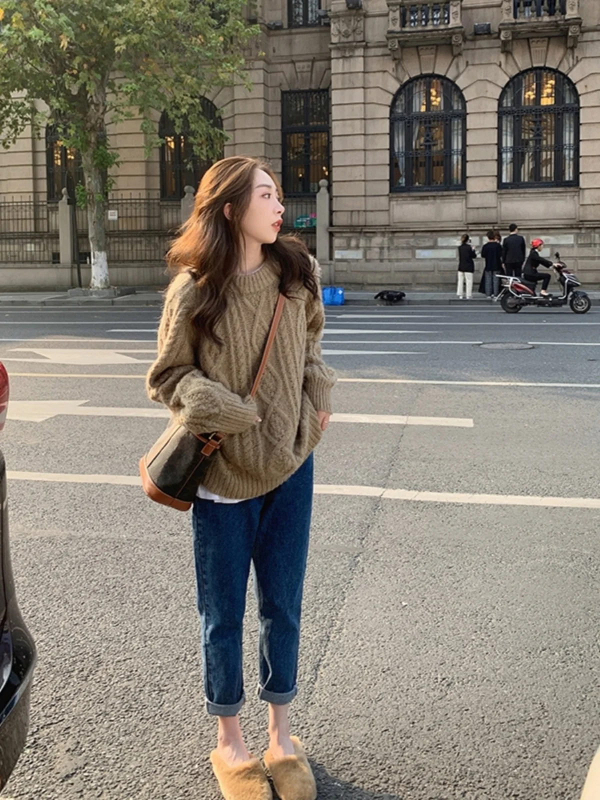 

Весенне-осенний новый свободный женский вязаный свитер и верблюжья крутая голова выше плеча, корейская внутренняя одежда