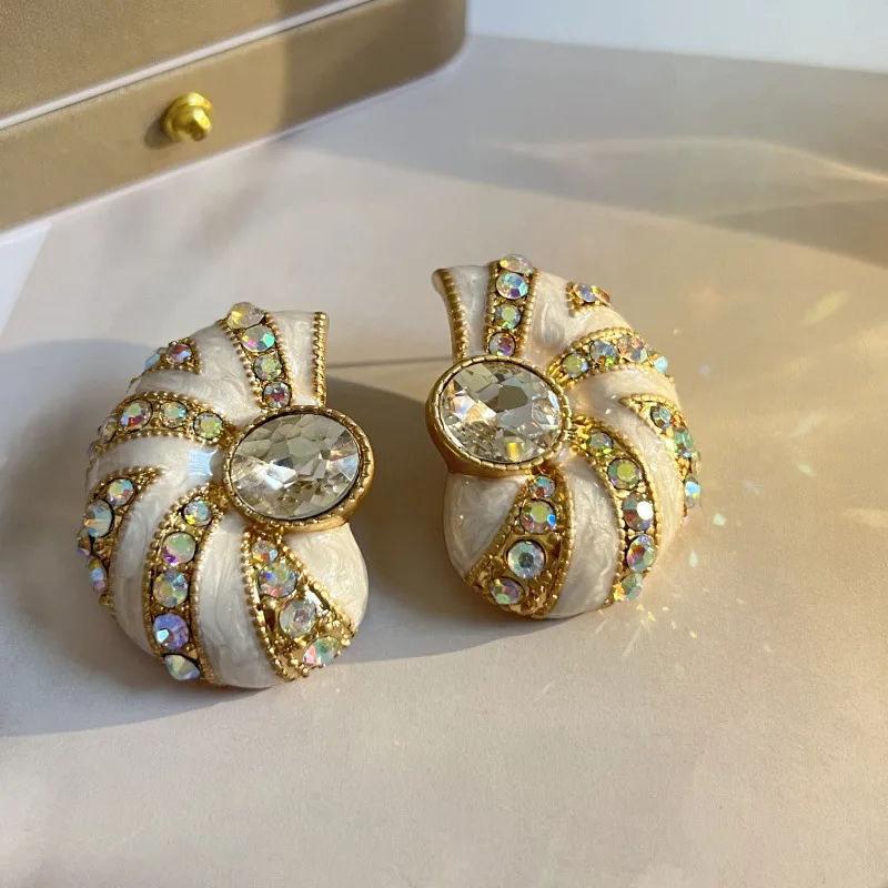 Mittlere alte Golds chnecke Tropfen Glasur Ohrringe Retro übertriebene Persönlichkeit modische Silber Nadel Ohrringe auf Lager