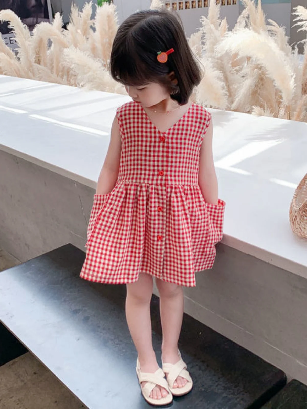 여름 체크무늬 스트랩 드레스 캐주얼 슬리브리스 여아용 앞뒤 착용 가능 패셔너블한 면 혼방 얇은 소재 노슬리브