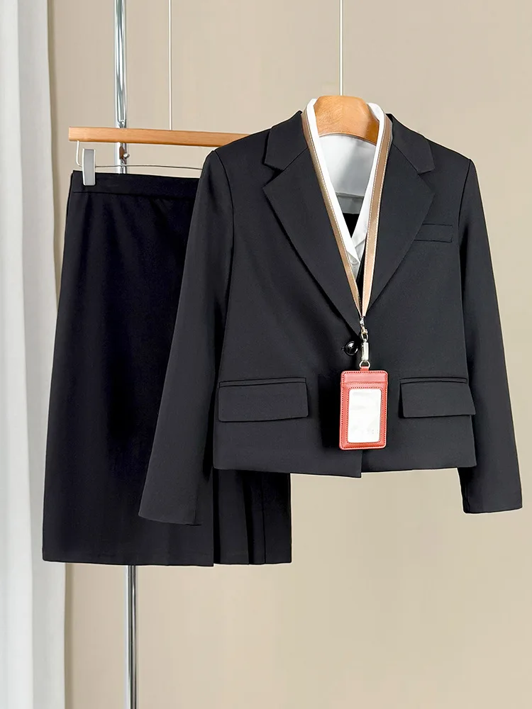 Early autumn age-reducing outfit for petite individuals: a complete set of high-end professional attire for commuting and teache