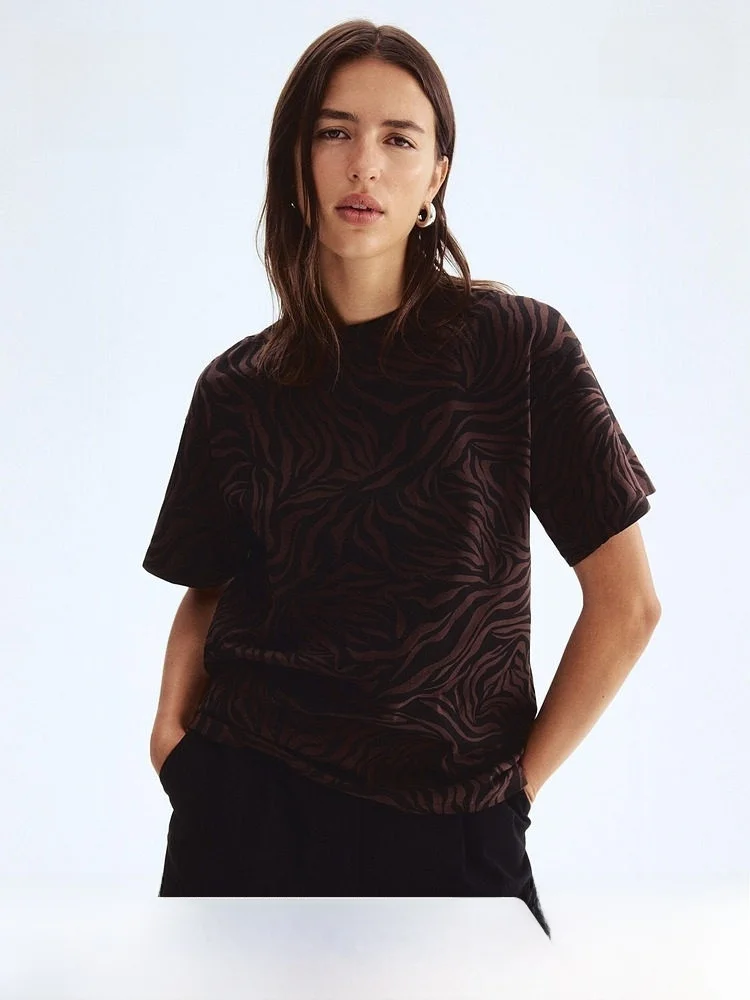 

Женская футболка H&M, весенняя, свободного кроя, с круглым вырезом, прямого кроя, повседневная, из хлопка, с эффектом микропадения на плечах