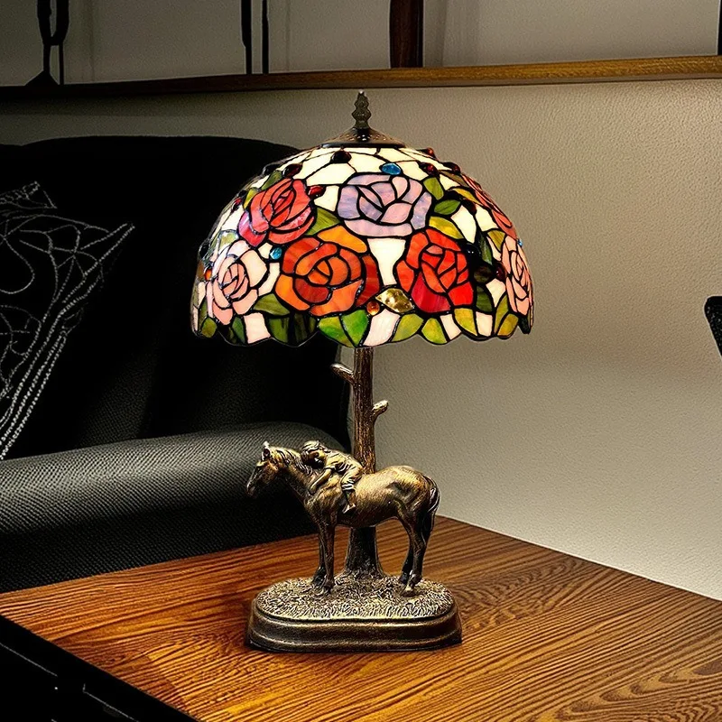 مصباح مكتبي لغرفة النوم على شكل حصان أوروبي مقاس 12 بوصة لتزيين متجر الفن