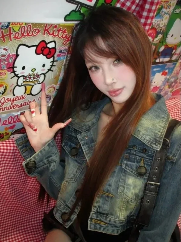 

Ретро-куртка из денима в гонконгском стиле для женщин, модный приталенный дизайн, осенняя новинка, премиум-качество, женское пальто