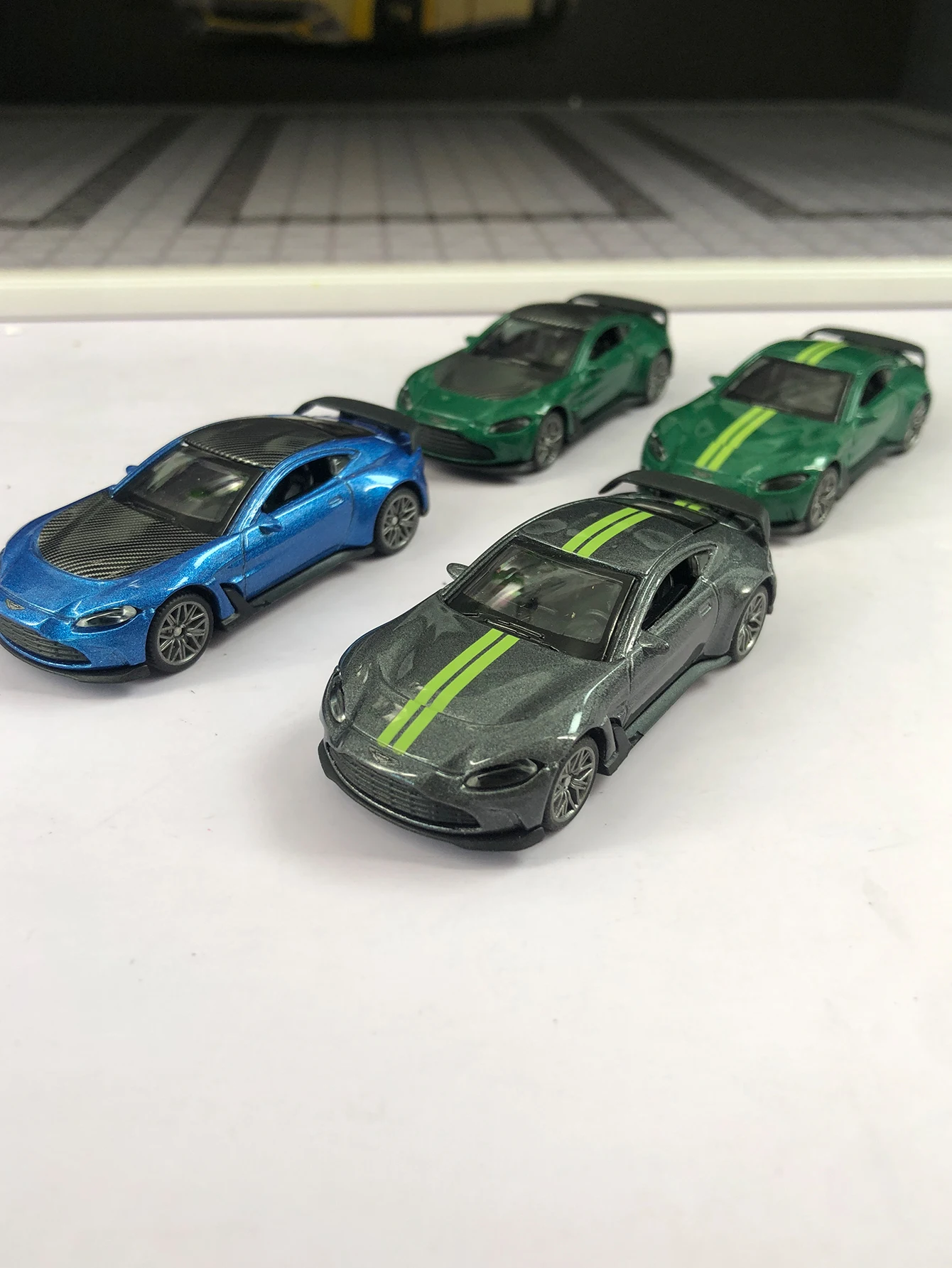 TSC 1:64 simulation zinc alloy Aston Martin V12 Vantage model car, static ornament, metal collectible gift car