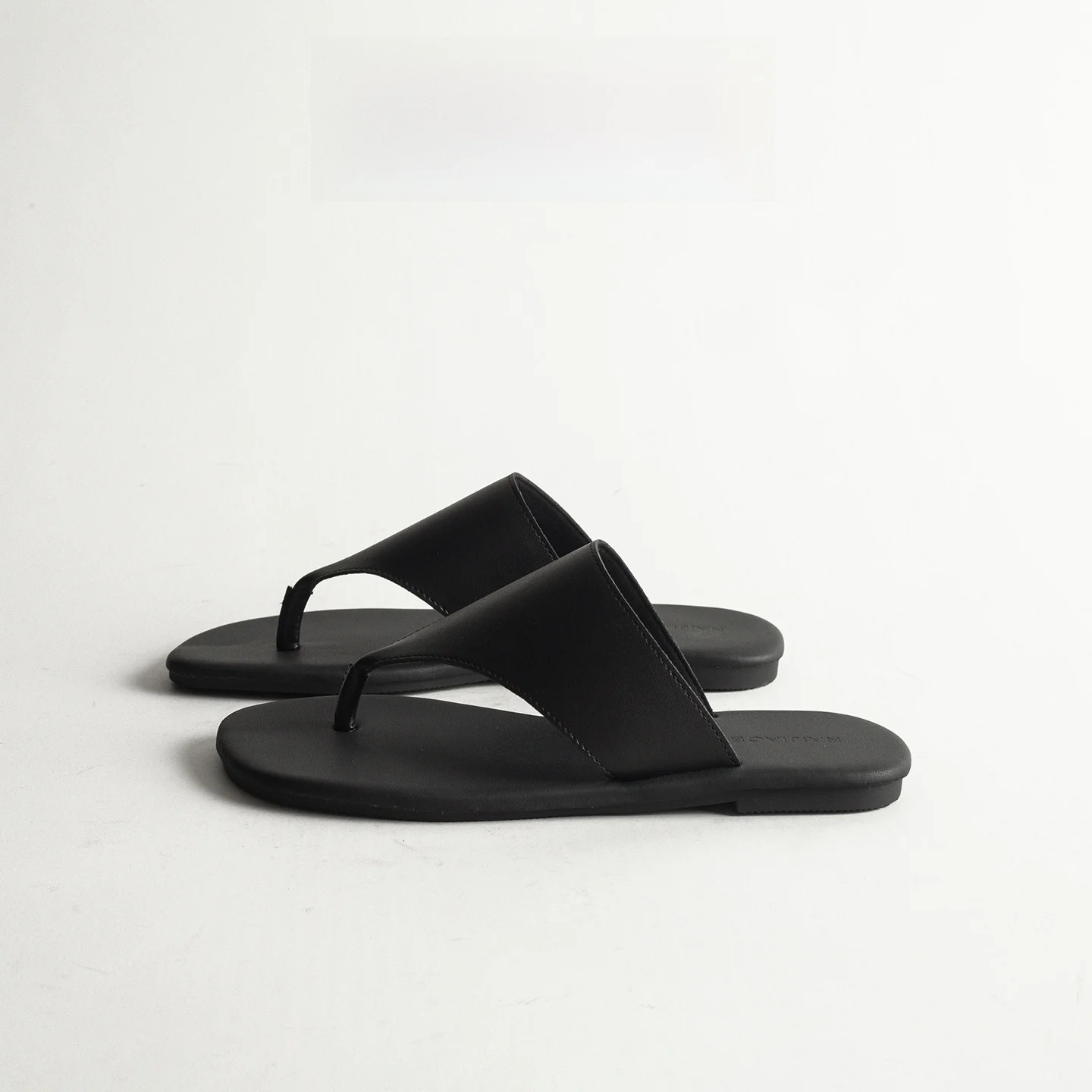 

Real Leather Retro Flat Bottom Thong Sandals Women Summer Outdoor Versatile Fashionable for Skirts Beach One-Strap Slippers